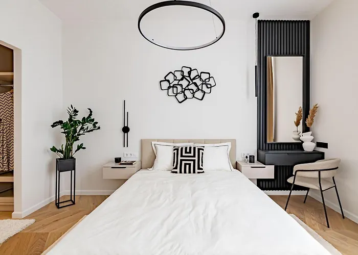 Onyx Oasis - Luxury 3 Bdrm
